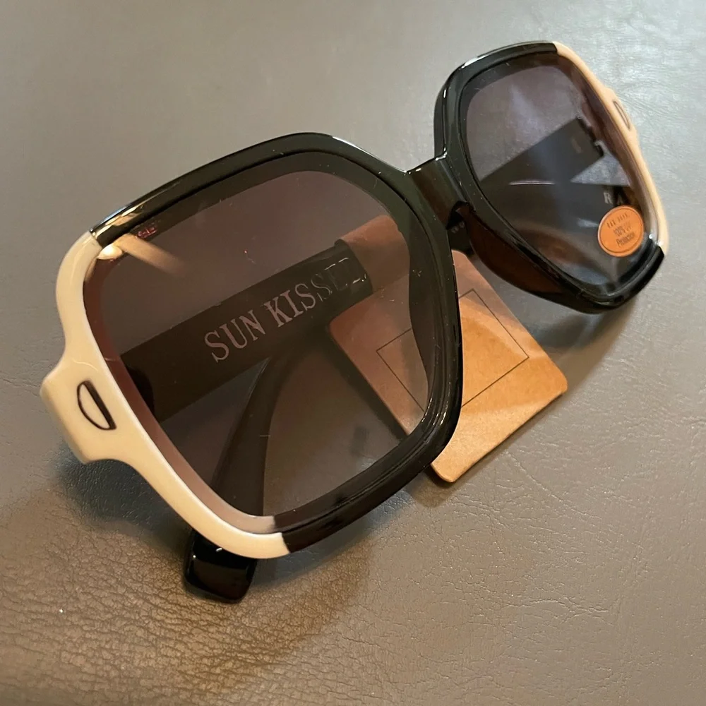 Rae Dunn Black Oversized sunglasses